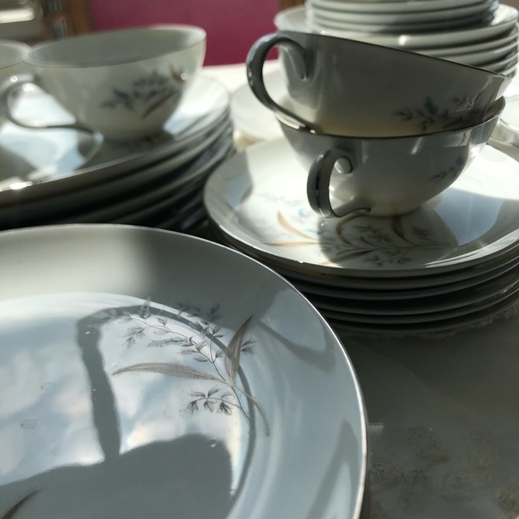 MCM Wentworth “Angelique” Fine China Set- Mid Century NOTE:$30 Extra Shipping - Picture 10 of 12